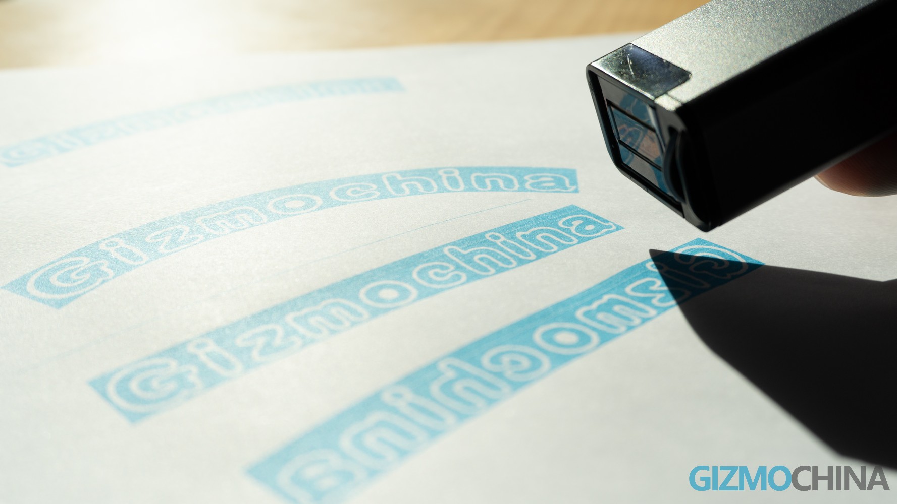 Imprimantă buzunară Selpic P1 Recenzie: purtați o imprimantă inteligentă pentru orice suprafață în mână